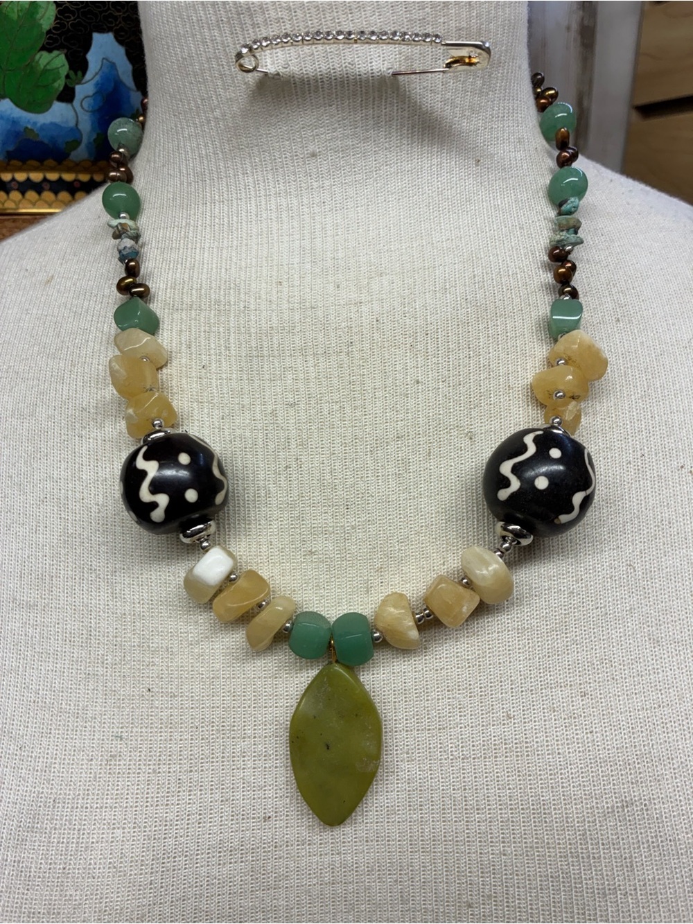 Handcrafted Multicolor Stone Pendant Necklace jade , lemon qtz pearls